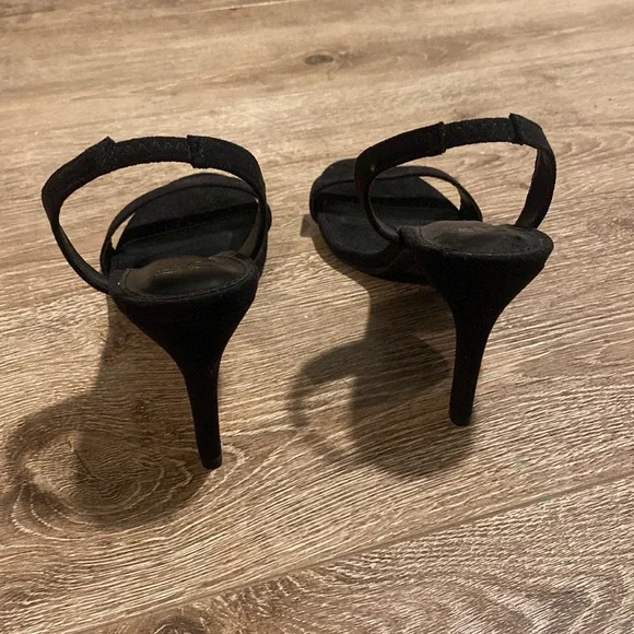 Black Sling back heels - Picture 2 of 4
